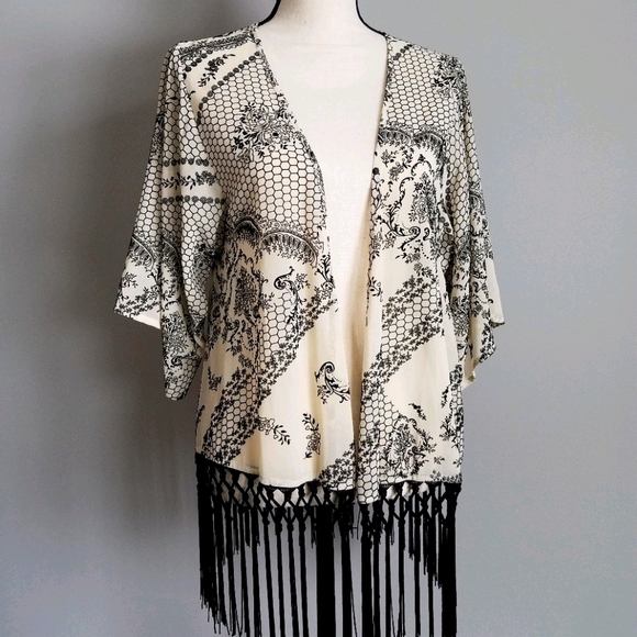 NWOT Kimono - Picture 1 of 8